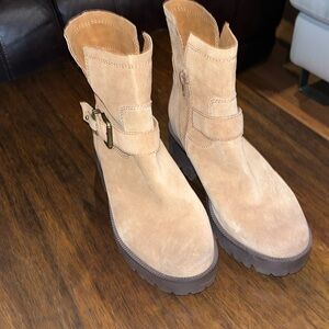 Zodiac tan suede Ankle Boots!